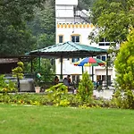 Yoga Resort Tapovan