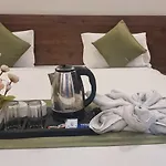 Around Stays-Traveler\'S Choice Hostel Tapovan