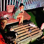 Madpackers Rishikesh Laxman Jhula