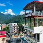 Hotstel Rishikesh,Tapovan
