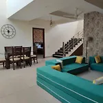 Riverscape Luxury Penthouse