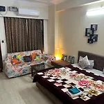 The Platinum Palisade 1Bhk 2Double Beds Modern Gateway In Tapovan