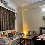 The Platinum Palisade 1Bhk 2Double Beds Modern Gateway In Tapovan