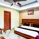 Super Hotel O Balaknath Temple Road Tapovan