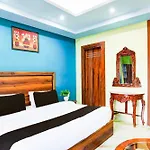 Super Hotel O Balaknath Temple Road Tapovan