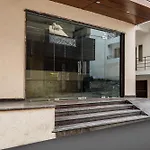 Super Townhouse Oak Tapovan