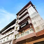 Super Townhouse Oak Tapovan