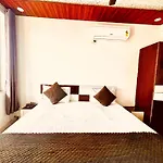 Hotel Shubhra Royal Tapovan Rishikesh !! Restaurant ! Budget Friendly ! Traveler Choice ! Top Rated & Most Awarded