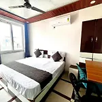 Hotel Shubhra Royal Tapovan Rishikesh !! Restaurant ! Budget Friendly ! Traveler Choice ! Top Rated & Most Awarded