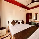 Hotel Shubhra Royal Tapovan Rishikesh !! Restaurant ! Budget Friendly ! Traveler Choice ! Top Rated & Most Awarded