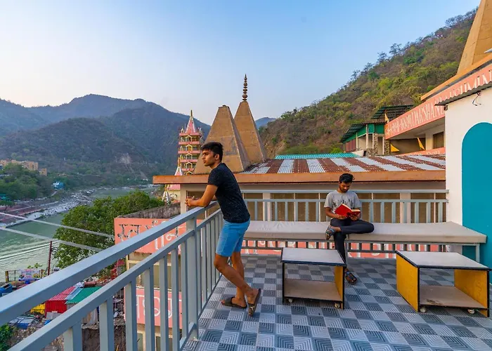Madpackers Rishikesh Laxman Jhula
