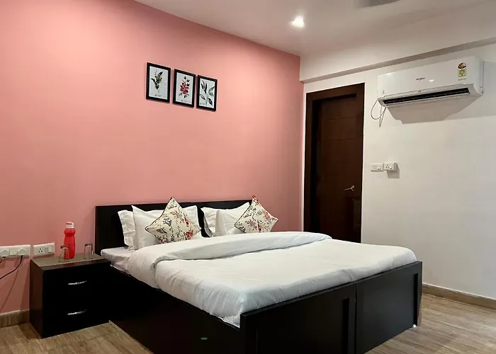 Rose 3Bhk By Wabi Sabi Stays With Private Balcony