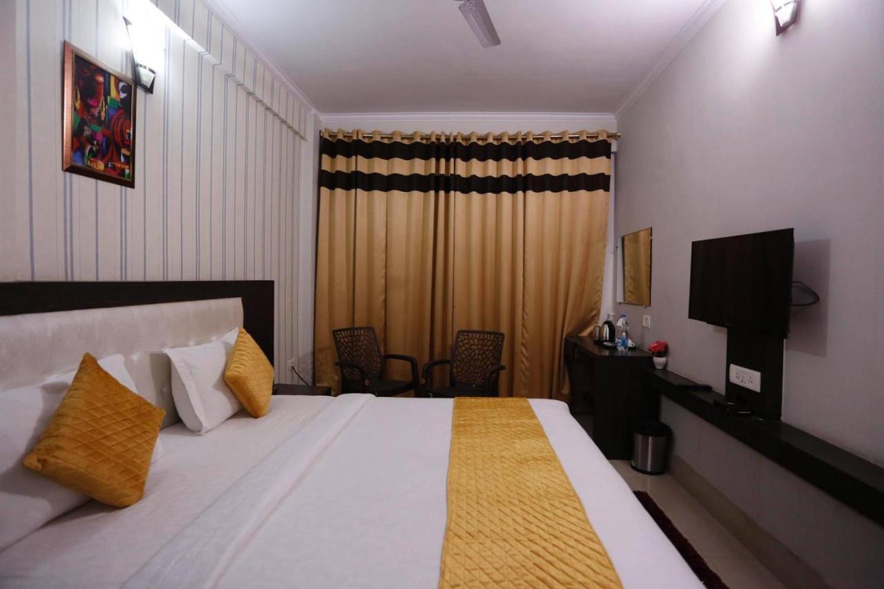 Paradise Ganga - A River Side Hotel 3*