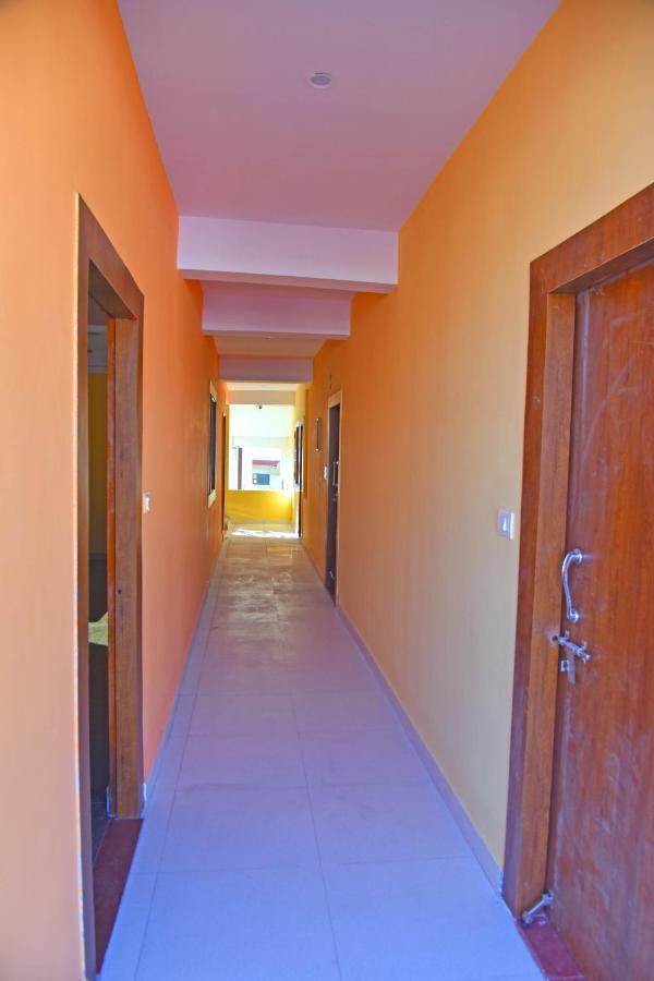 Yoga Resort Tapovan Hotel *