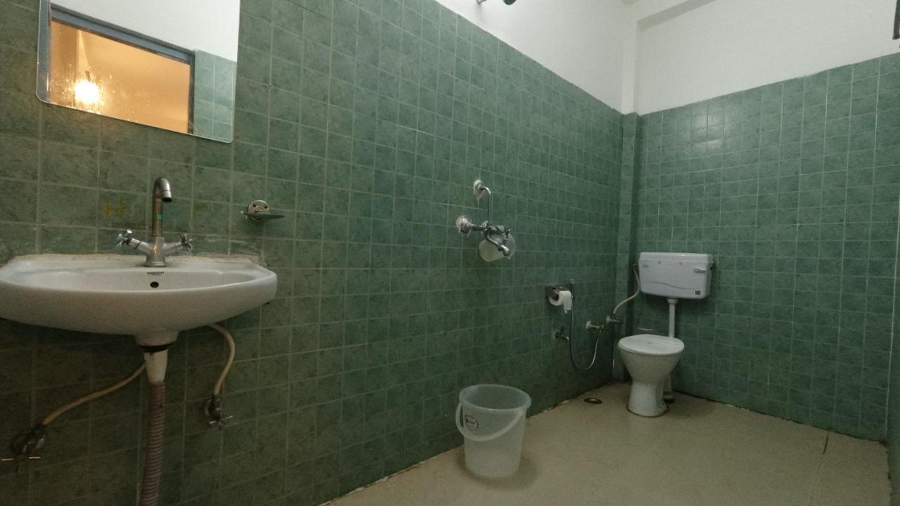 Hotel H7 On The Ganges, Yoga & Spa Resort,