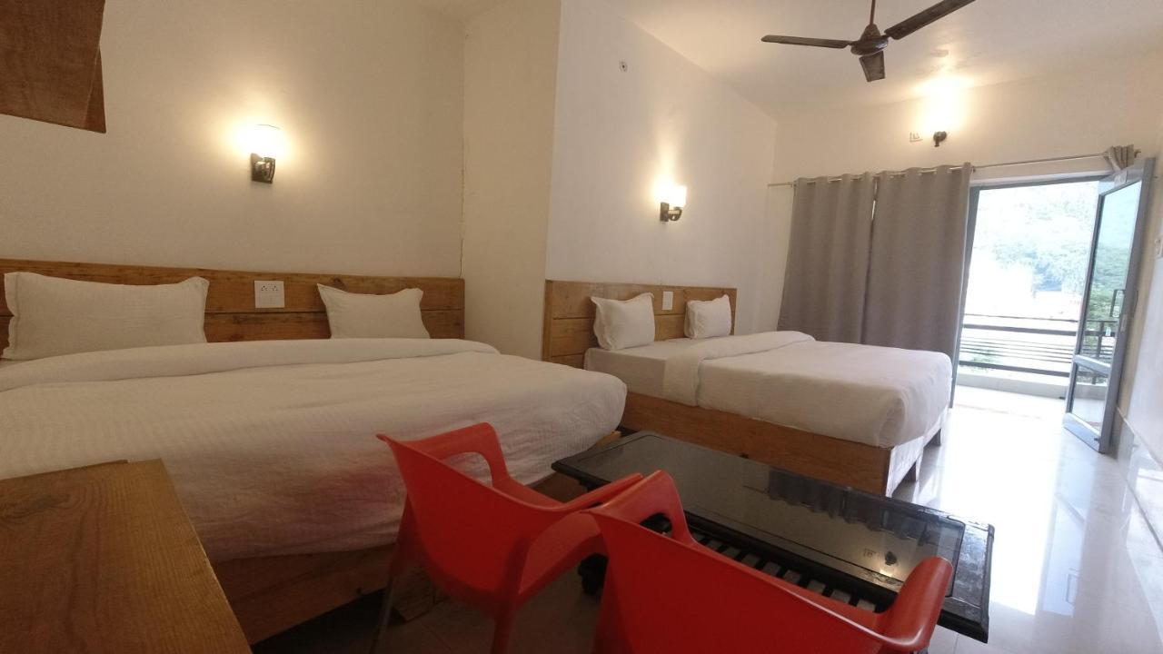 Hotel H7 On The Ganges, Yoga & Spa Resort, Rishikesh