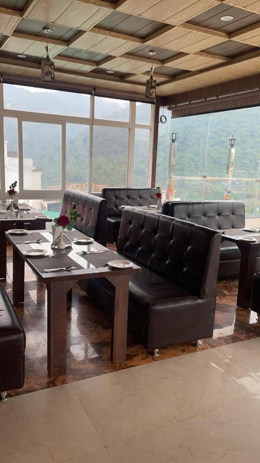Super Townhouse Oak Tapovan Hotel 4*