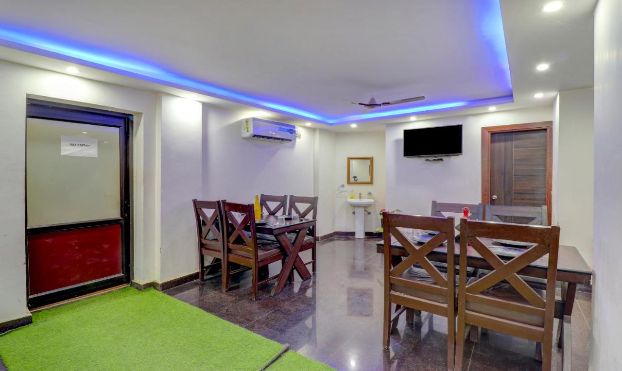 Itsy Nv, Tapovan Hotel