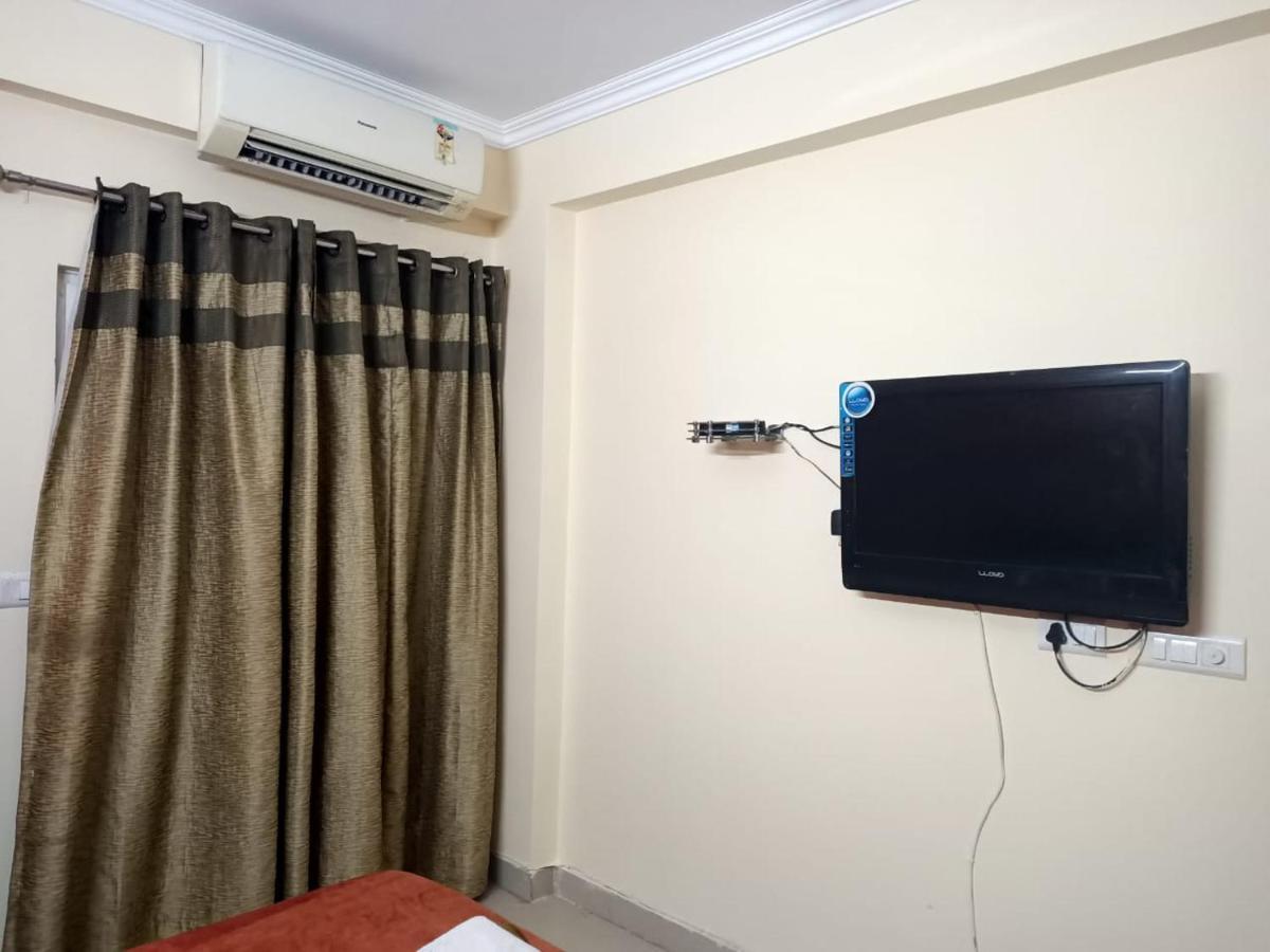 Luxurious Hill View Abode Tapovan Apartment