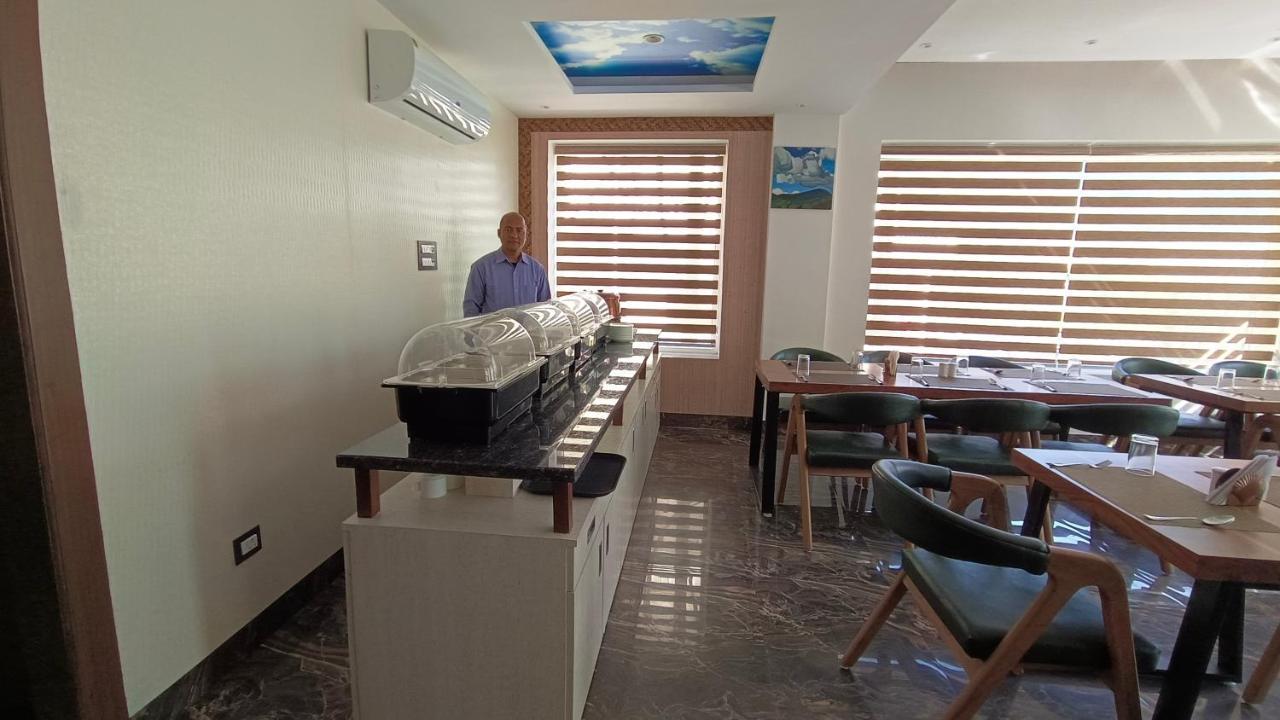 Dream Hotel 4*