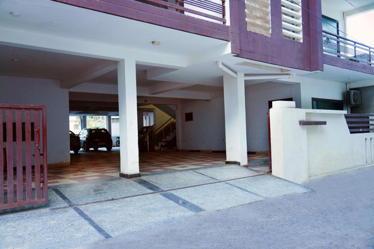 Yogvan Holidays 1bhk Tapovan Apartment