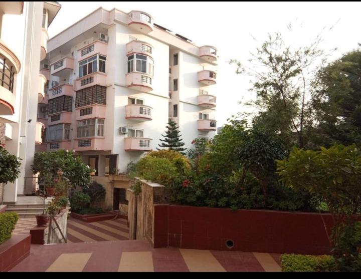 Luxurious Hill View Abode Tapovan