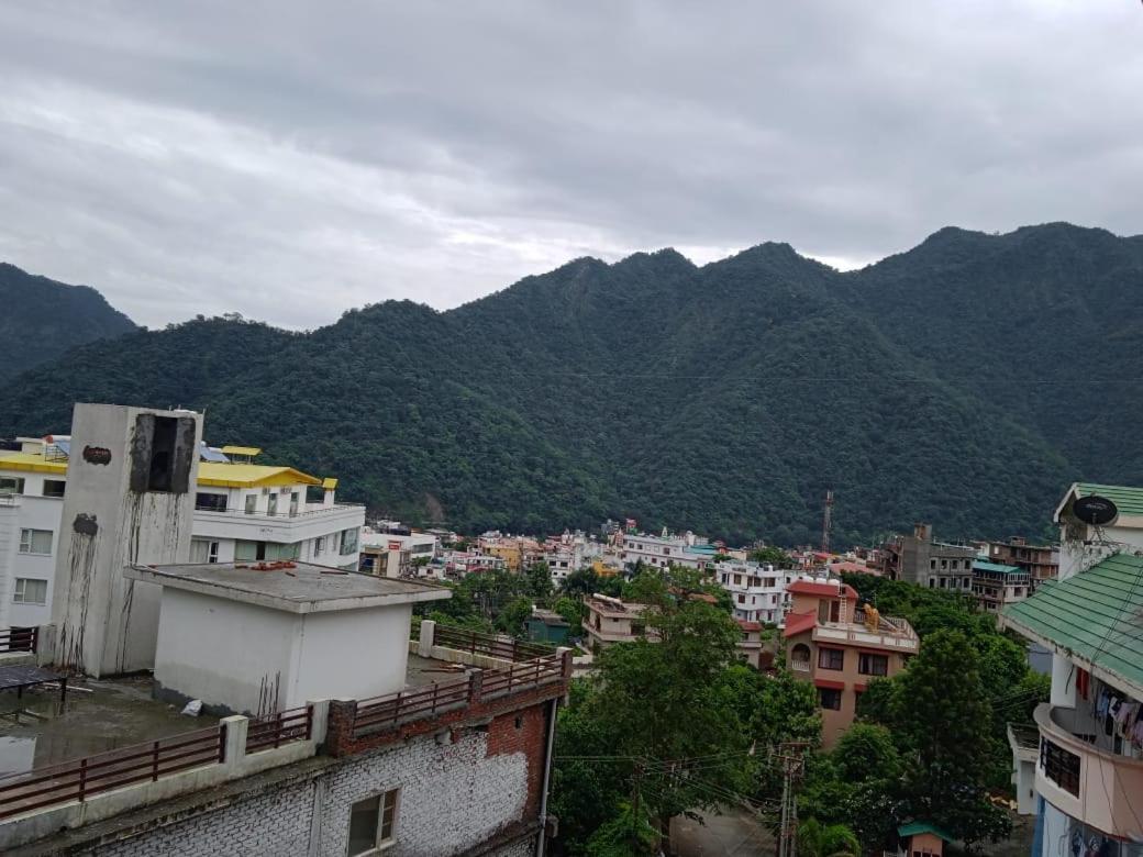 Apartment Luxurious Hill View Abode Tapovan
