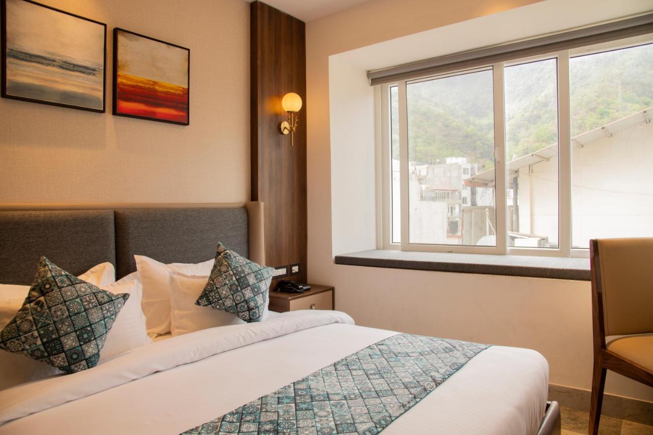 Dream Hotel