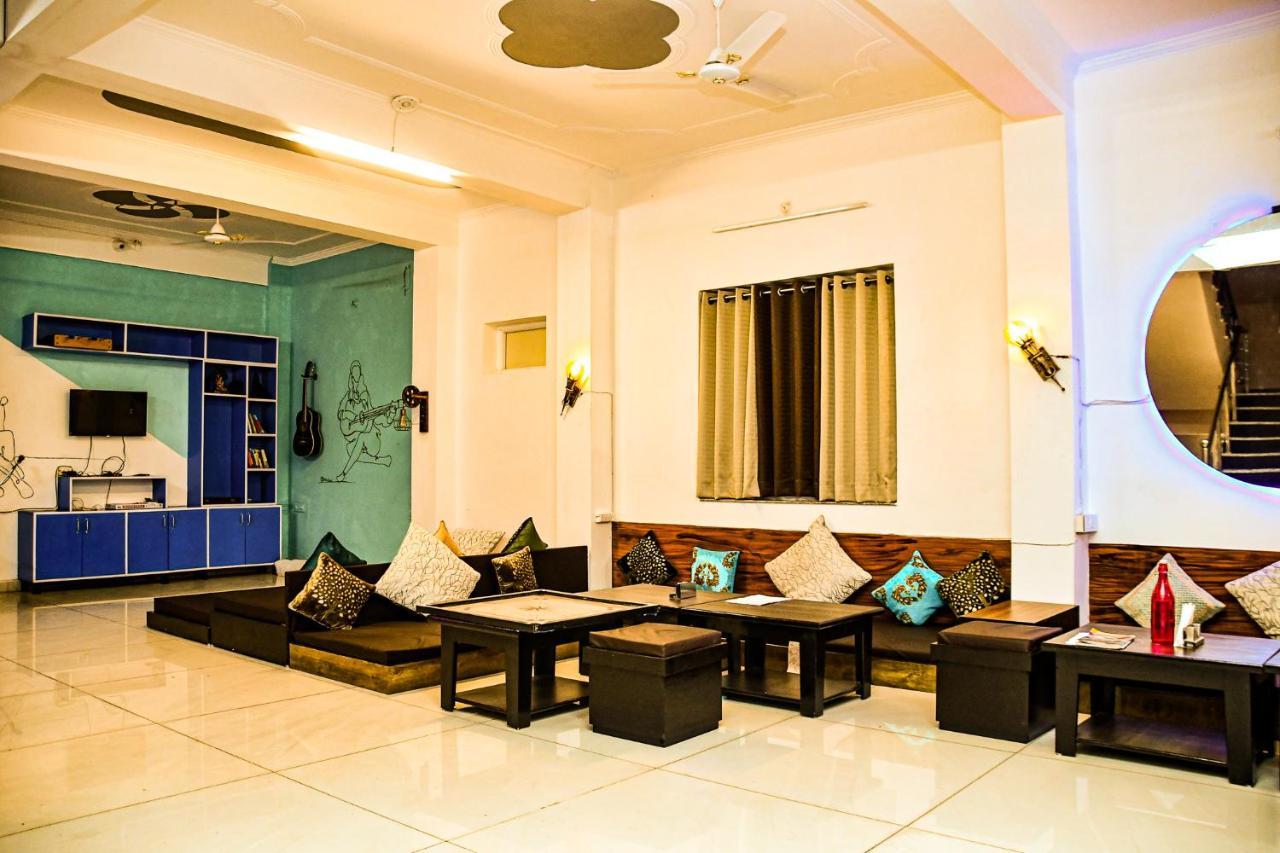 Blue River Hostel, *