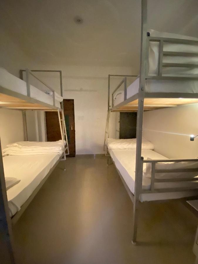 Hot - House Of Travellers, Hostel