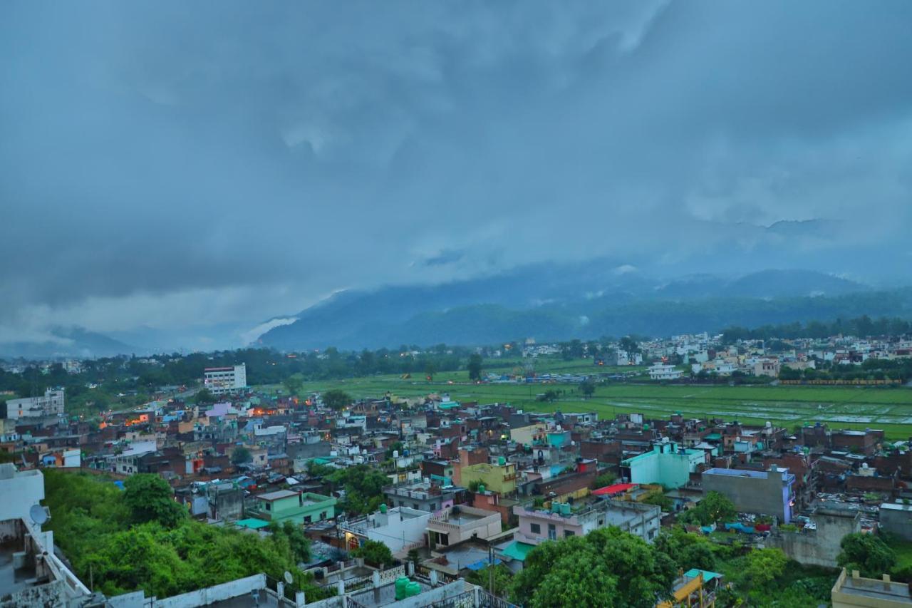 Apartment Of India, Near To Ganges Rishikesh