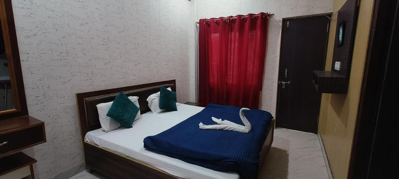 Bluestays Hostel Rishikesh