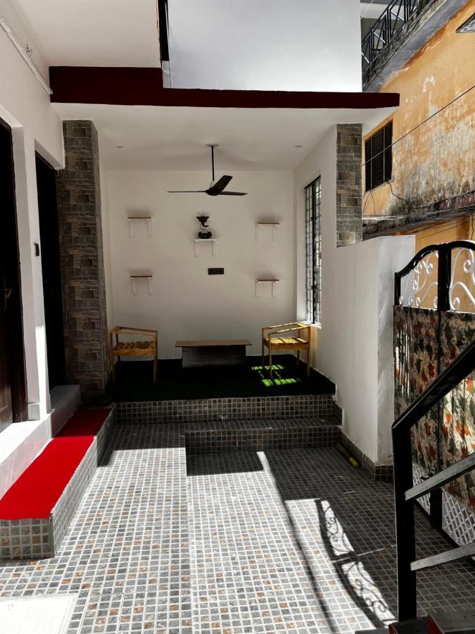 Homestay The White House Rishikesh
