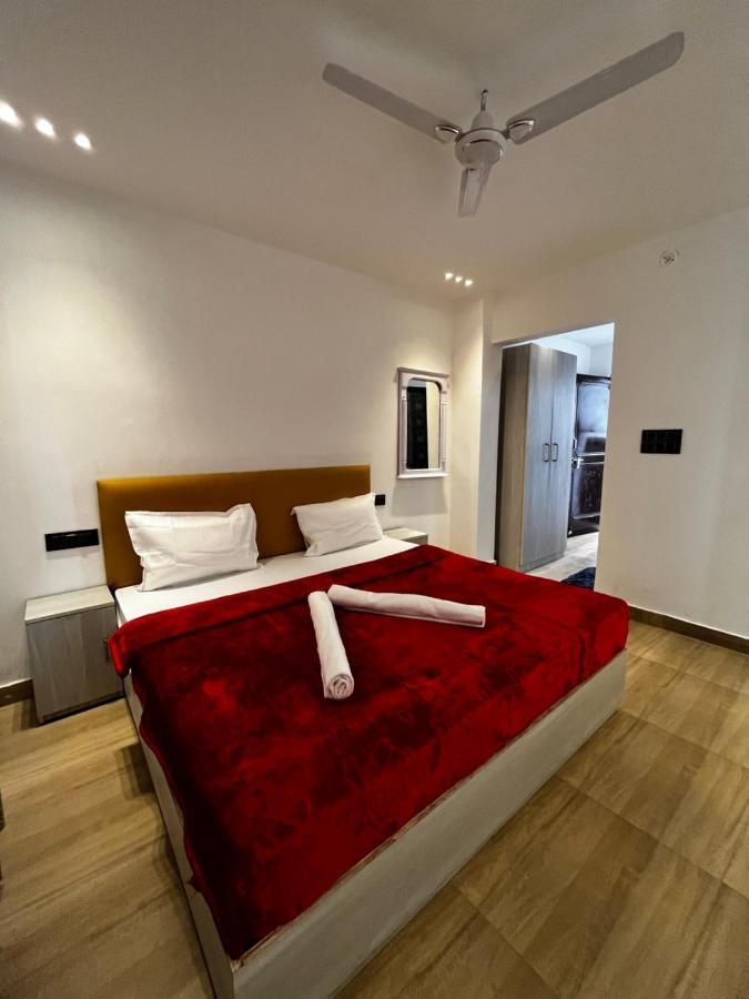 Homestay The White House *