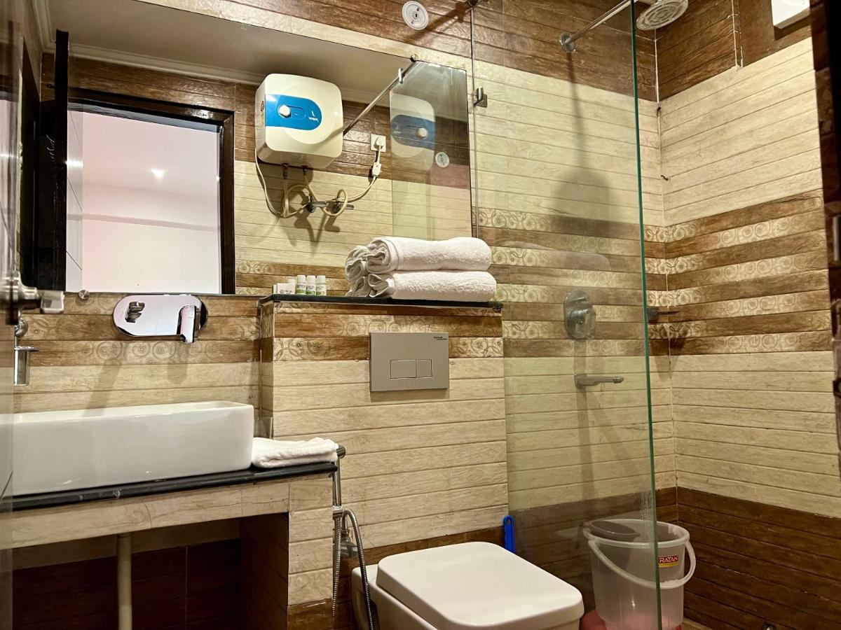 Rose 3bhk By Wabi Sabi With Private Balcony *