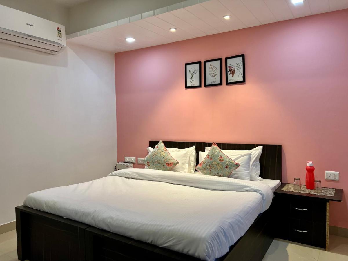 Rose 3bhk By Wabi Sabi With Private Balcony Apartment