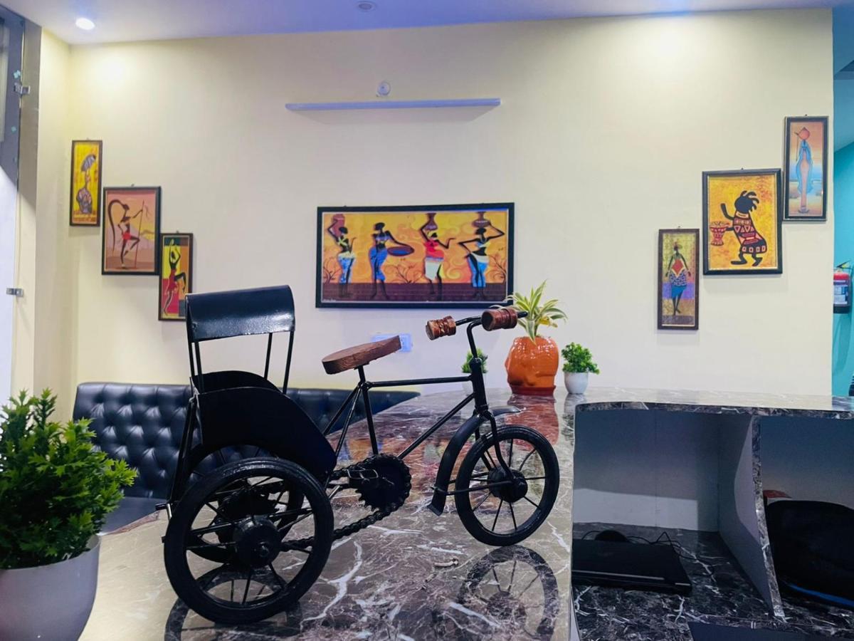 Manohar Hotel