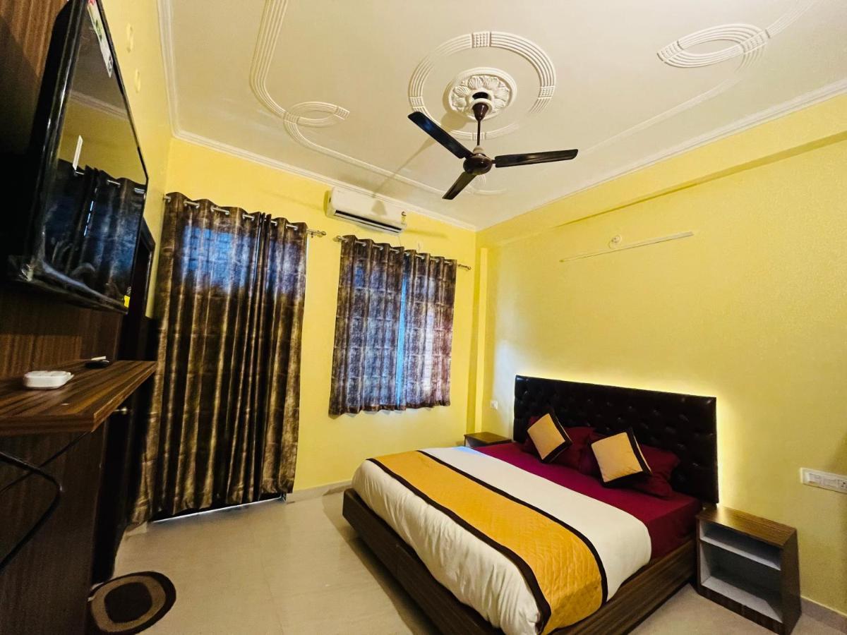 Manohar Hotel