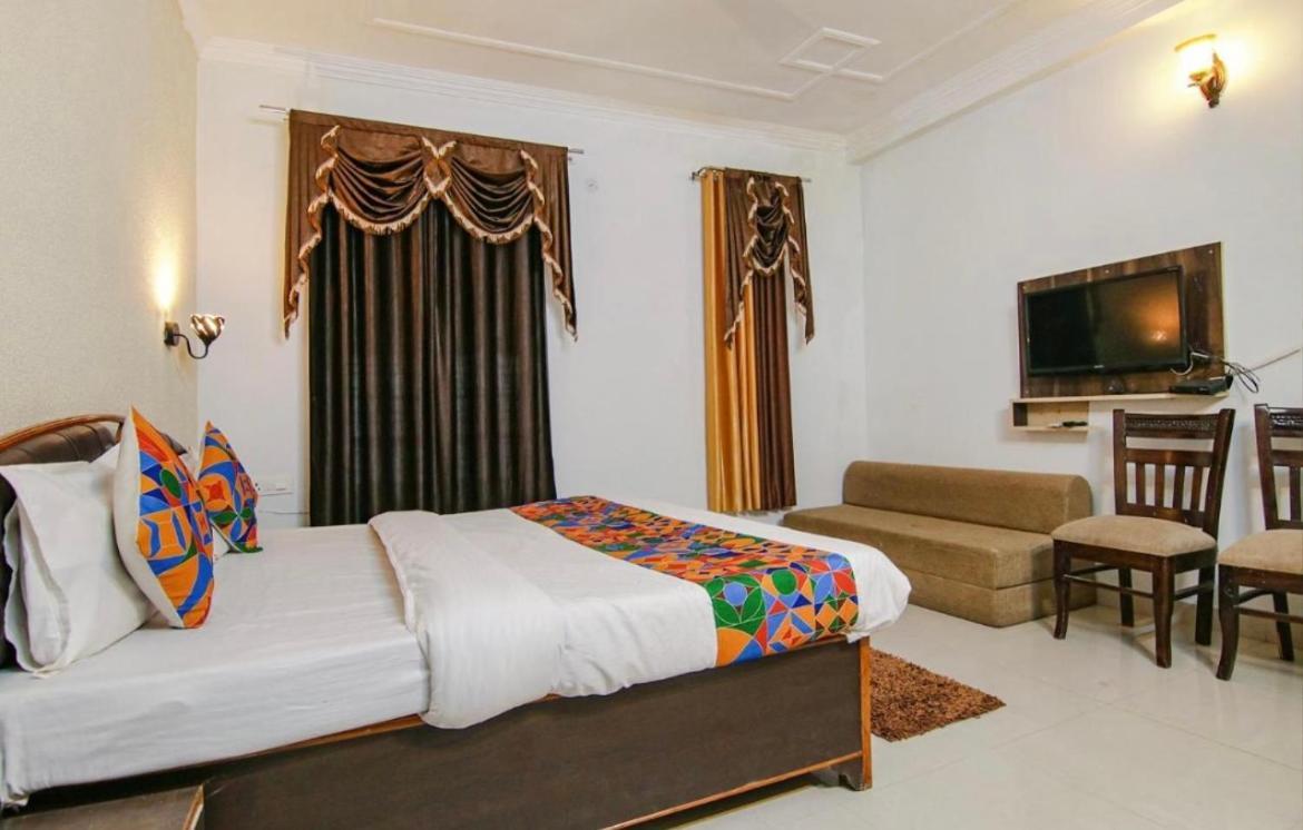 Hostel 4 *