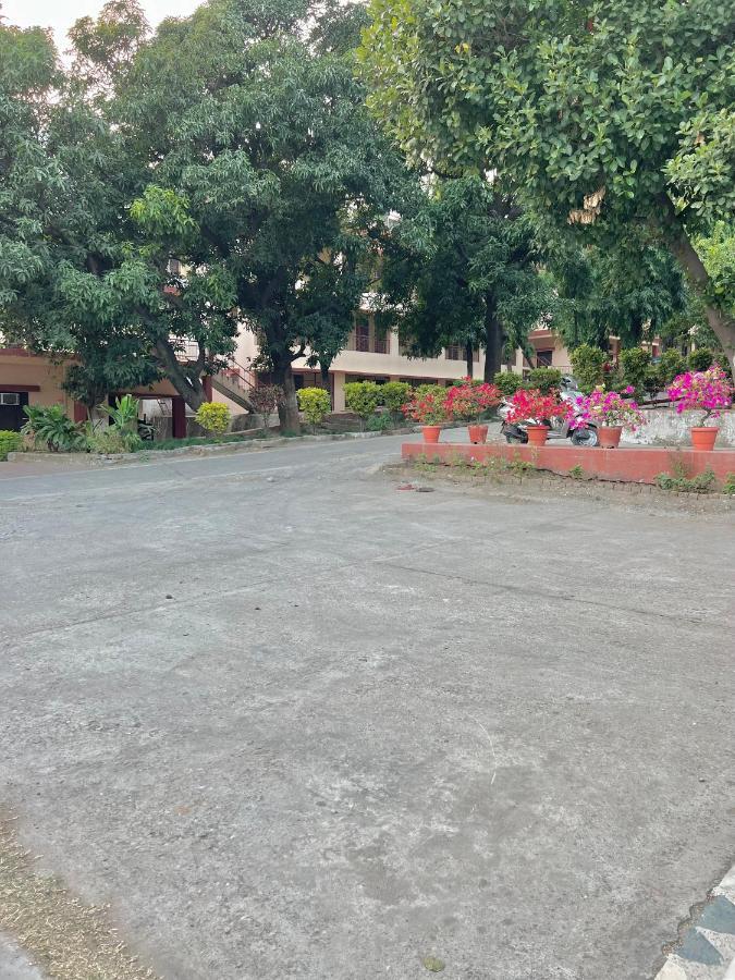 Resort Yog Niketan