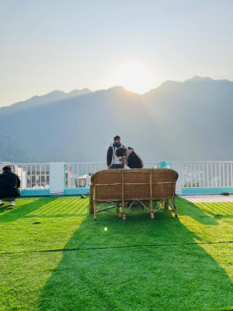 Ensquare - 2 Bedroom Mountain View With Kitchen, Rooftop Cafe, Live Music Rishikesh