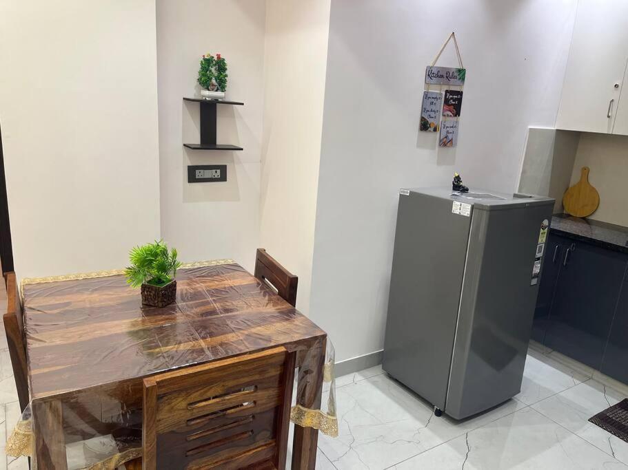 Luxury 2bhk 3ac Terrace View Lift Kitchen In Hills Tapovan Apartment *