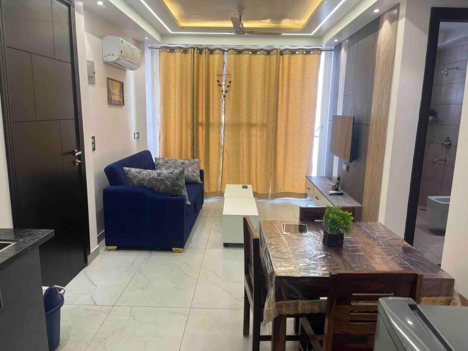 Luxury 2bhk 3ac Terrace View Lift Kitchen In Hills Tapovan *
