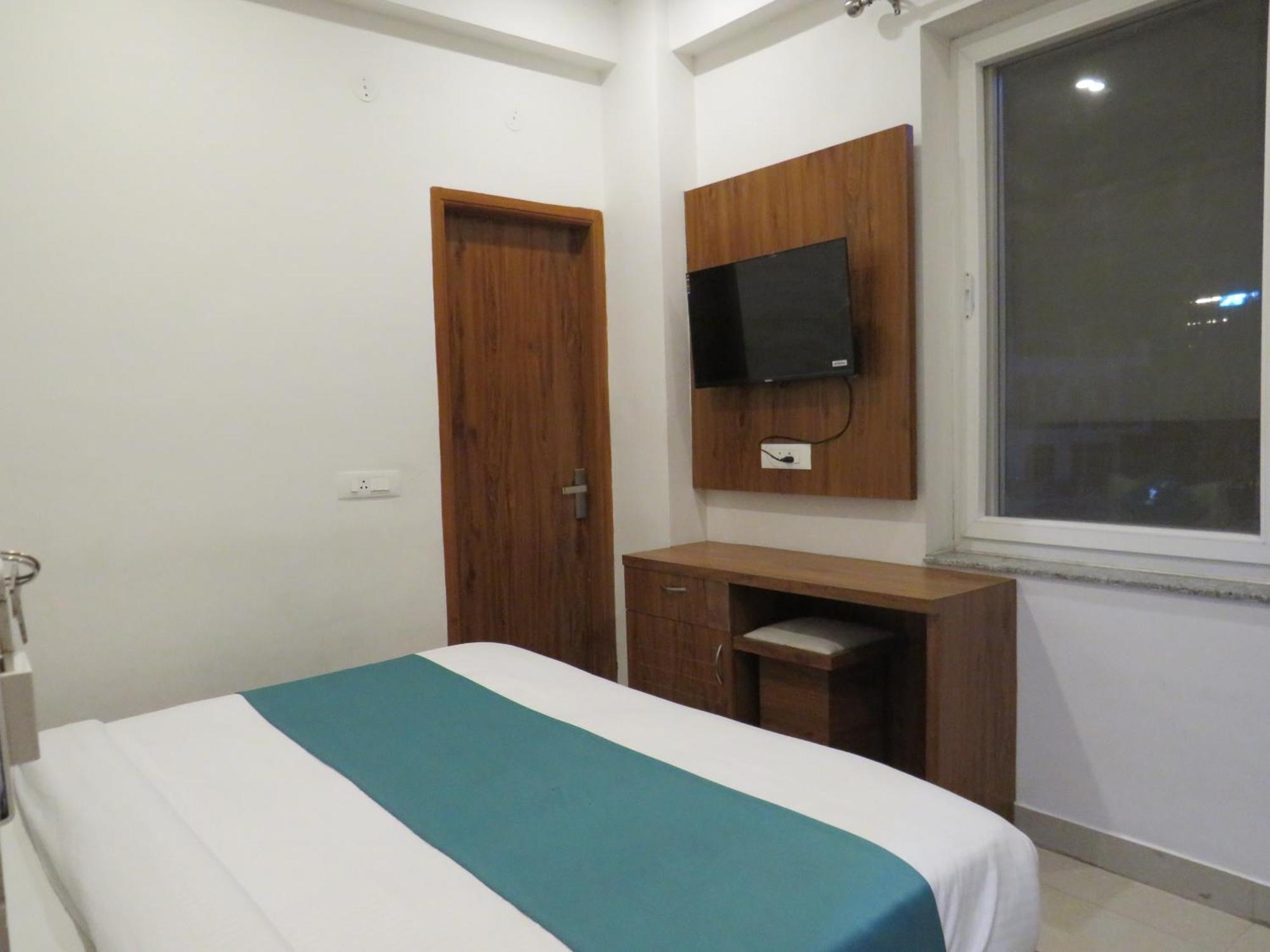 Hotel Namami Tapovan 2*