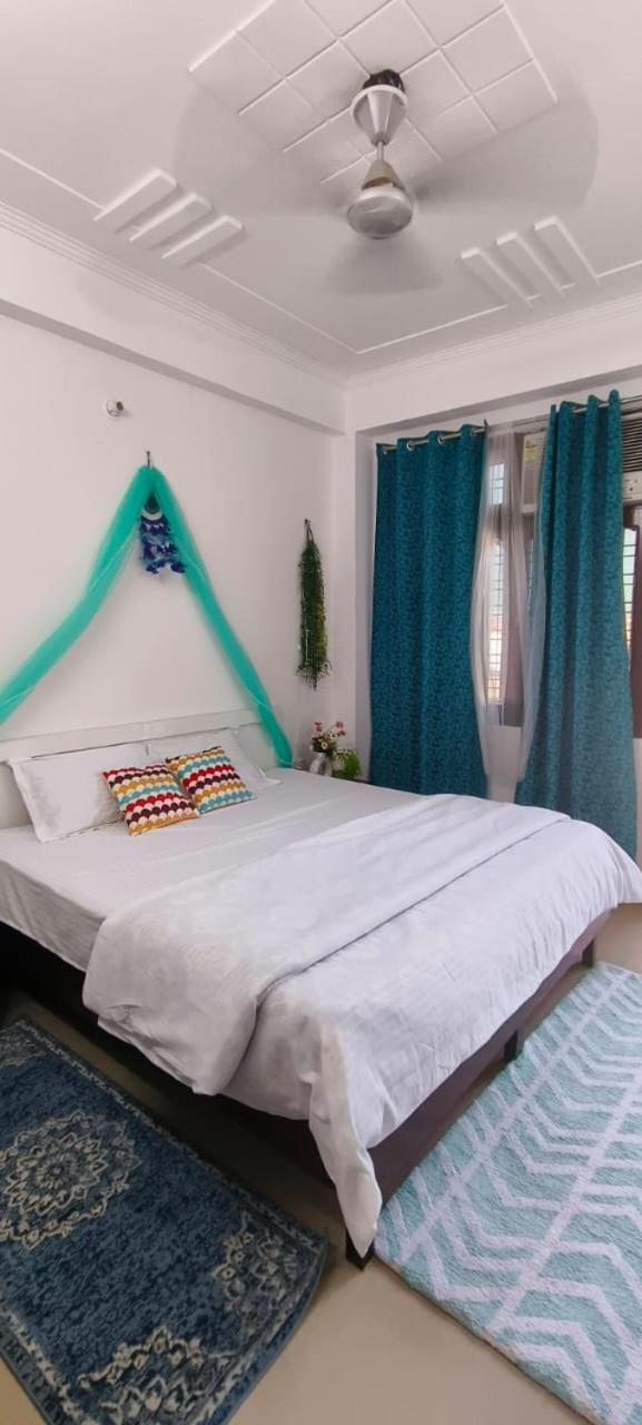 Ensquare - 2 Bhk With Kitchen, Rooftop River View Cafe, Live Events