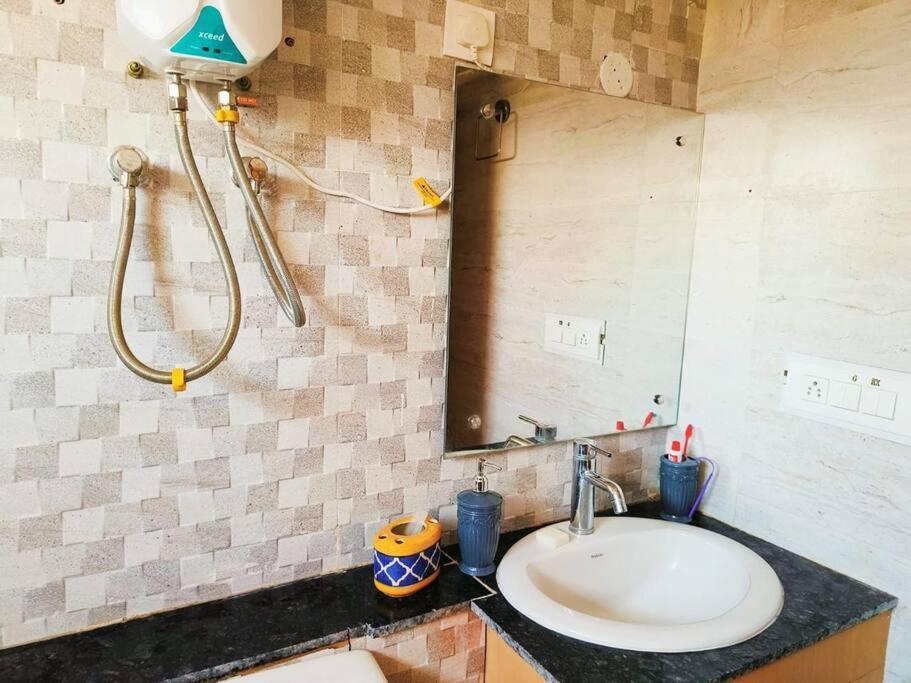 The Army House 6- Premium With Mountain View Apartment Rishikesh