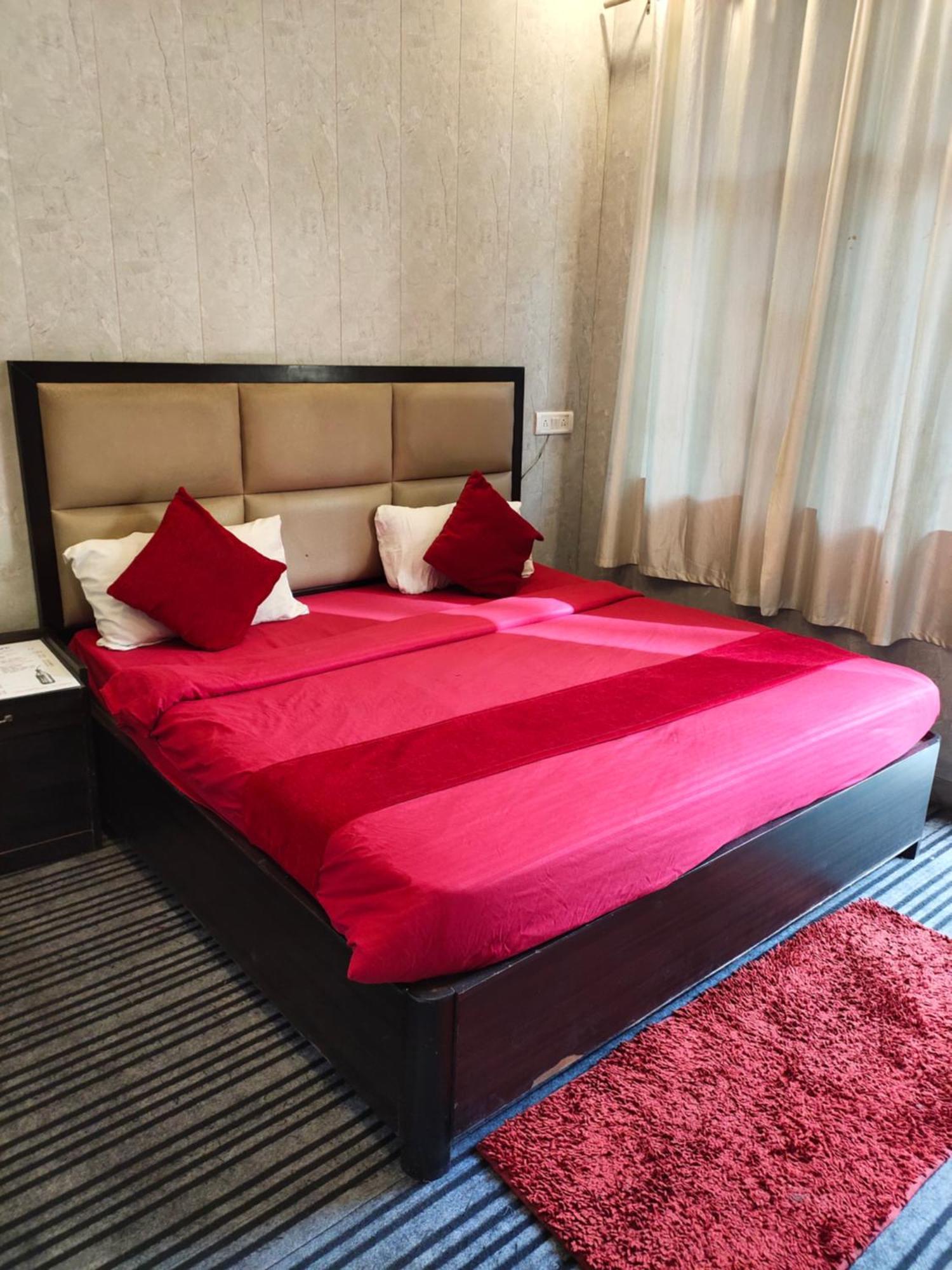 Hotel Grand Haveli 3*