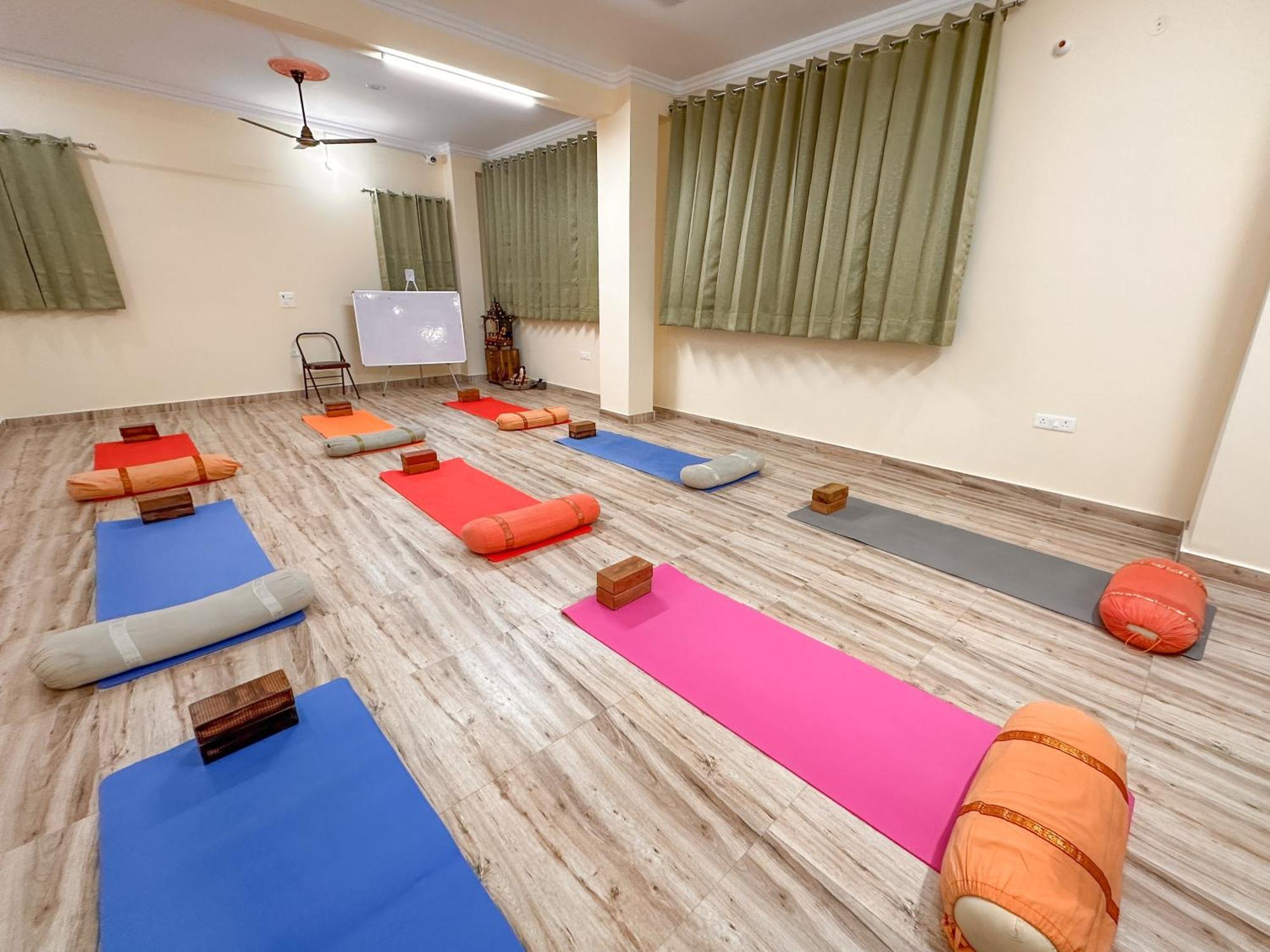 Adi Yoga Ashram Guest house *