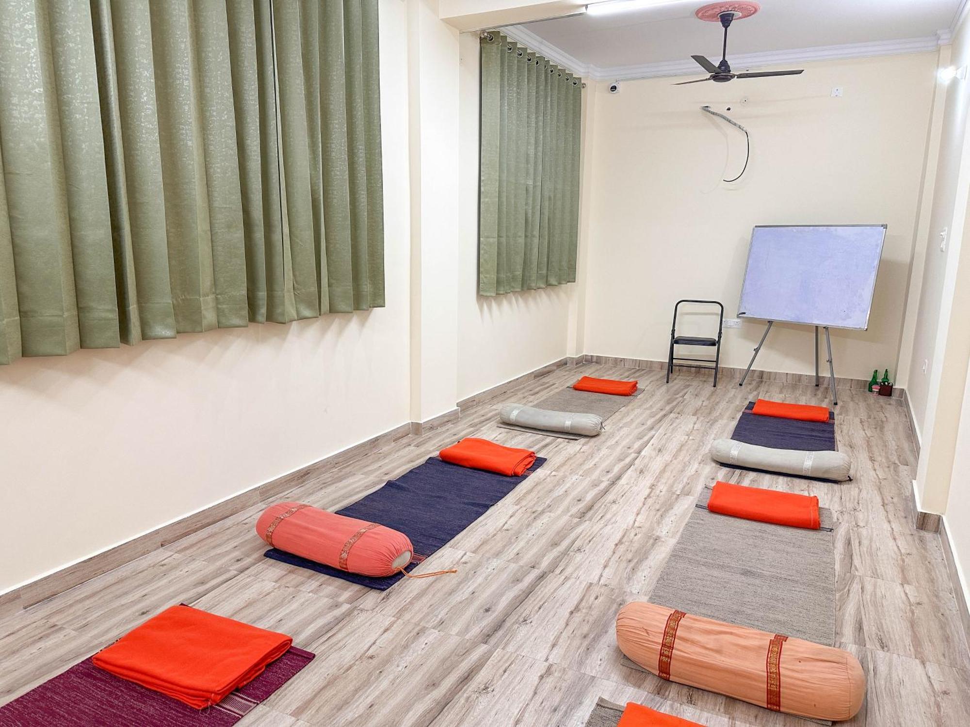 Adi Yoga Ashram * Rishikesh