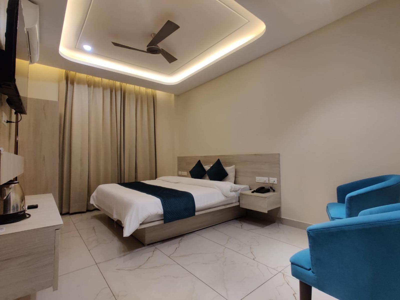 Hotel Devaaya Palace Rishikesh